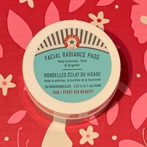 First Aid Beauty Facial Radiance Pads